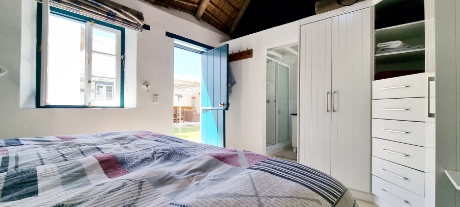 4 Bedroom Property for Sale in Struisbaai Western Cape